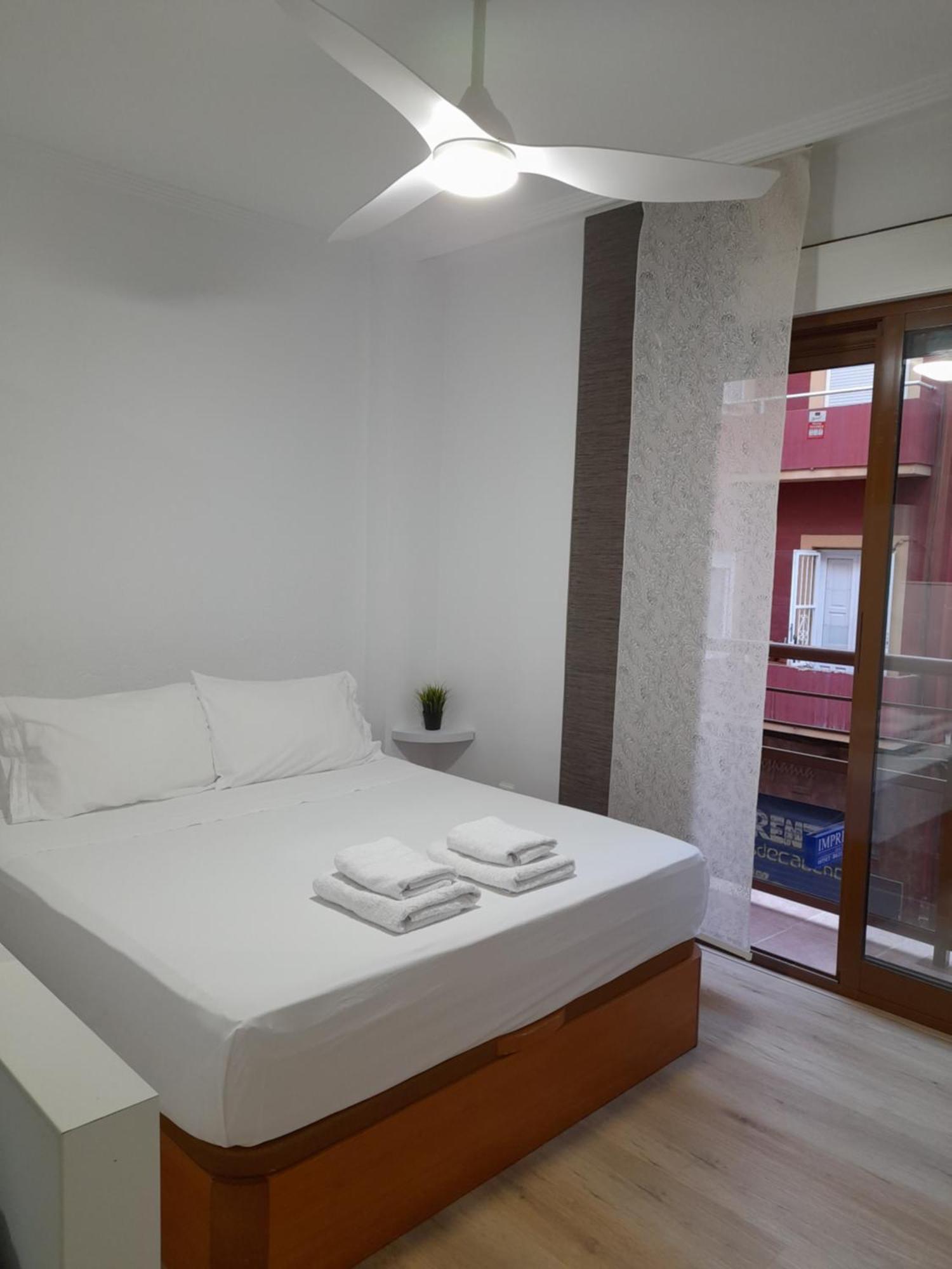 Comodo Aparta Estudio Centrico En Alicante Exterior foto